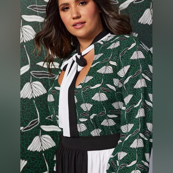 Torrid Sylvia Mollie Blouse - Georgette Floral Green - Picture 1 of 9